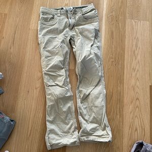 Mountain Khaki Pants 32x32